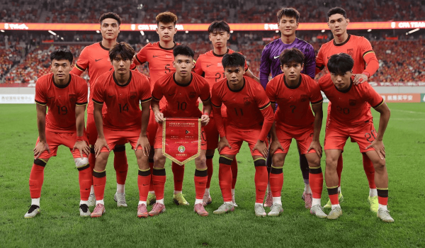 一点金 足球报谈U22国足: 心态比技术更糟糕;后腰问题无法解决